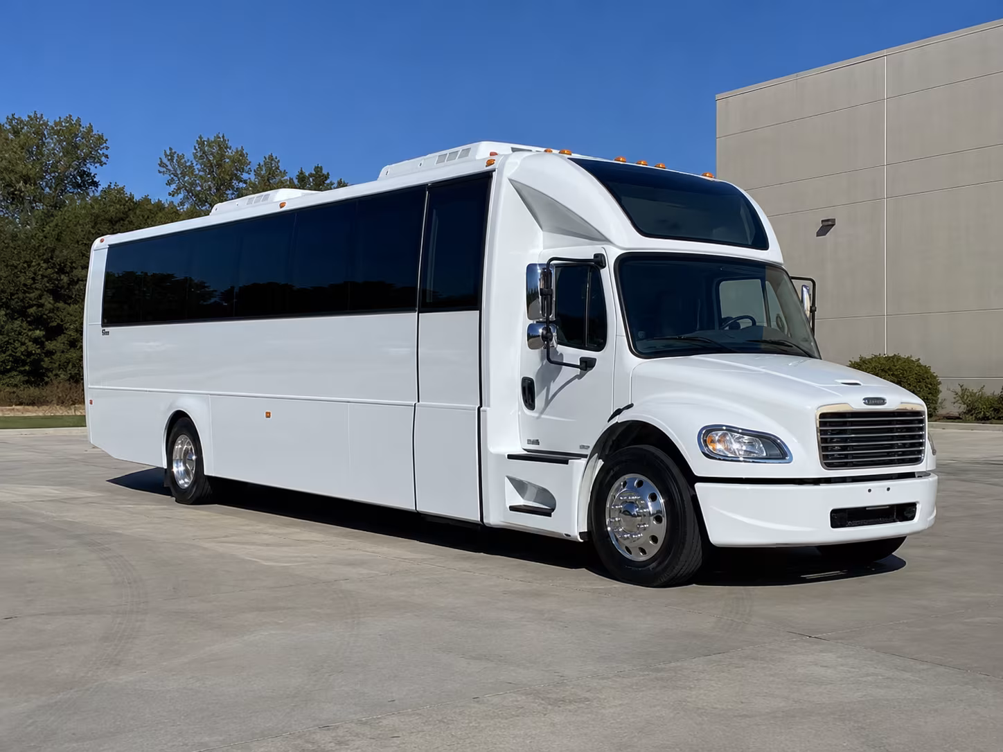 casper 28 passenger party bus