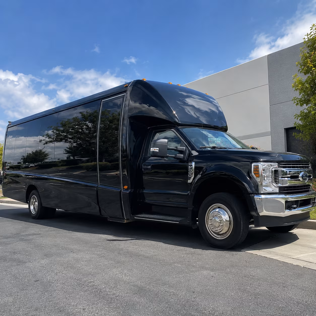 lakewood employee shuttle bus rentals in lakewood