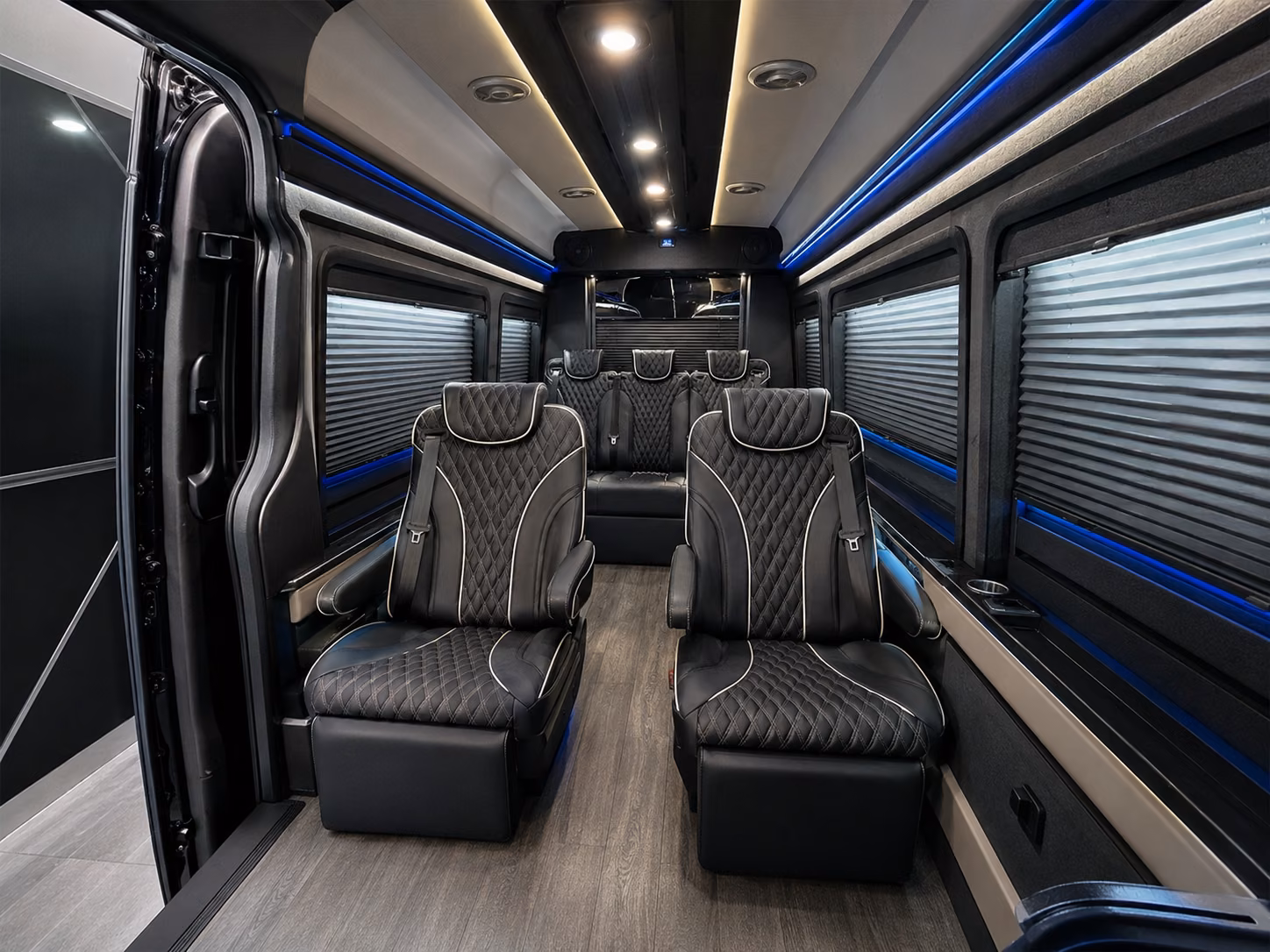 we help you compare buses for oil gas groups hunting parties and corporate groups
